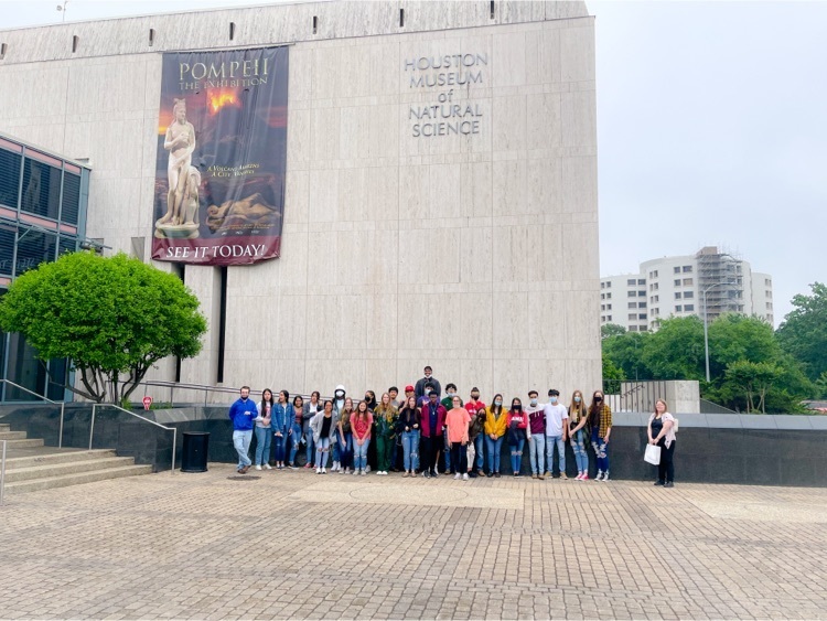 students visit the museum of natural science 